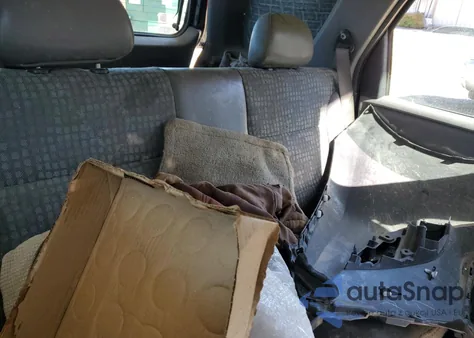 2002 Ford Escape Xls from USA, damaged, VIN 1FMYU01162KB00170